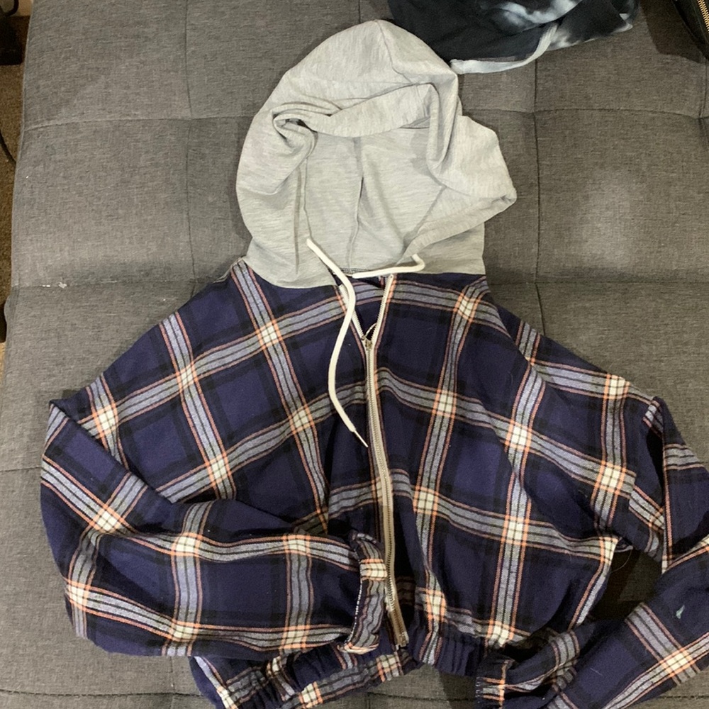 Cropped flannel zip up from Shein. Very cute size S